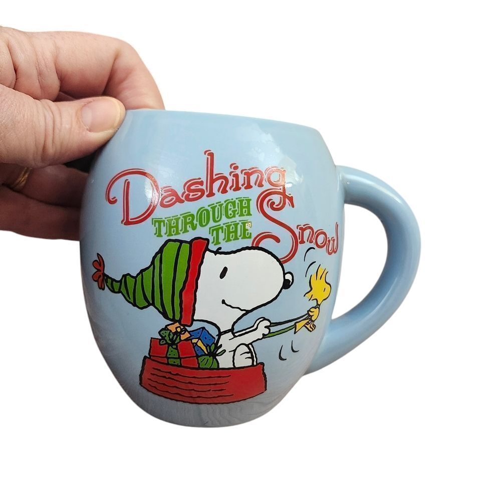 Peanuts Snoopy and Woodstock dashing thru the snow coffee mug 2015